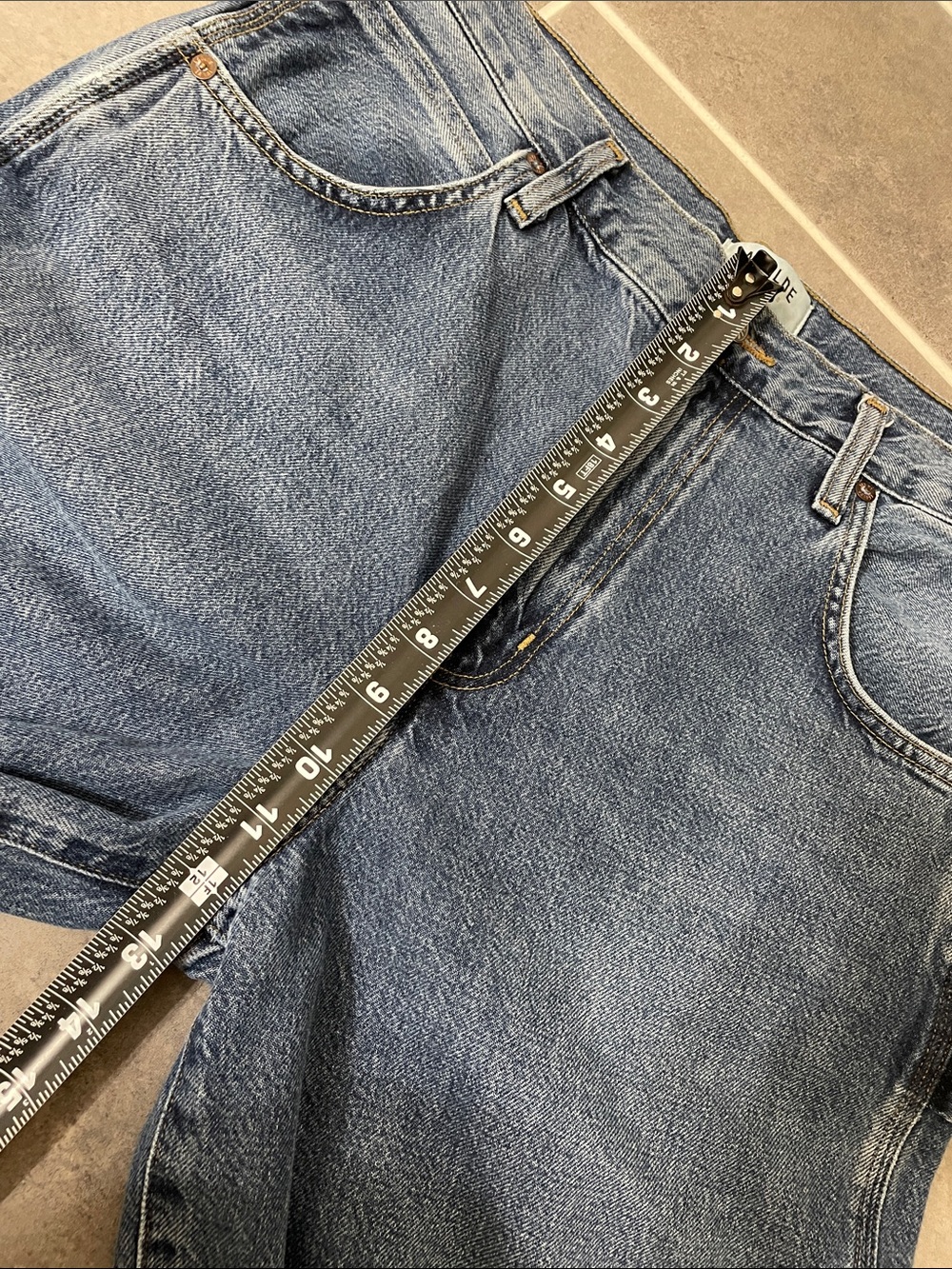 Agolde Wide-Leg Carpenter Jeans in Medium Blue - Picture 7 of 13